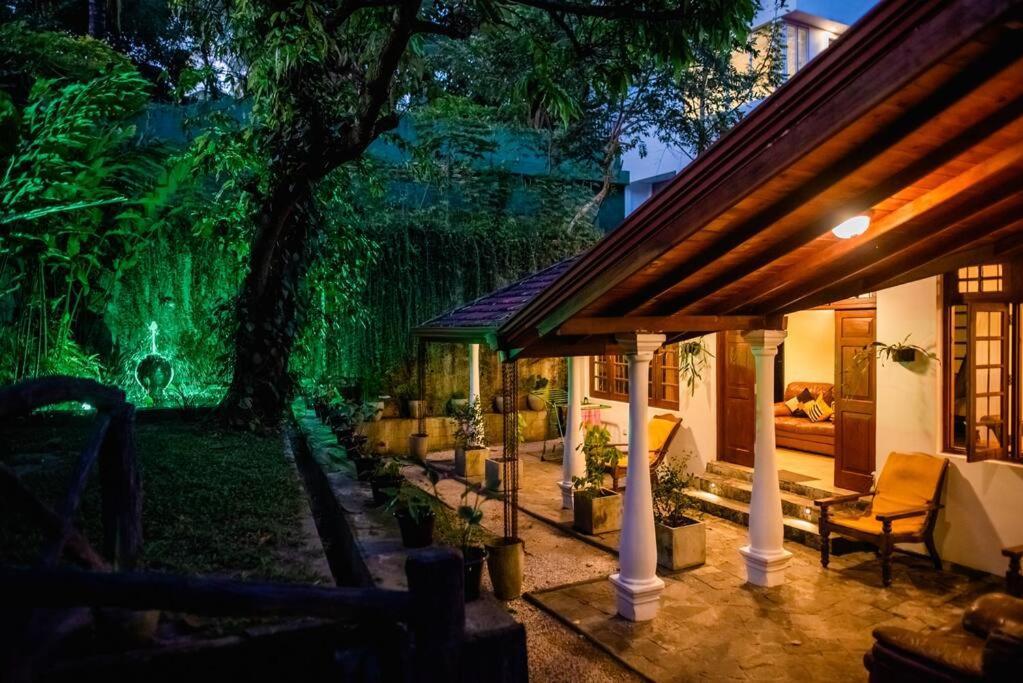Colonial Residence Kandy Villa Extérieur photo